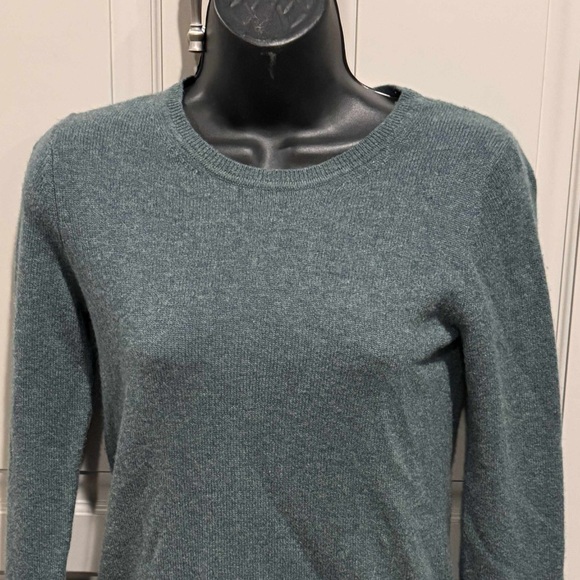 Ellen Tracy 100% cashmere Teal Sweater Top XS - Picture 4 of 5